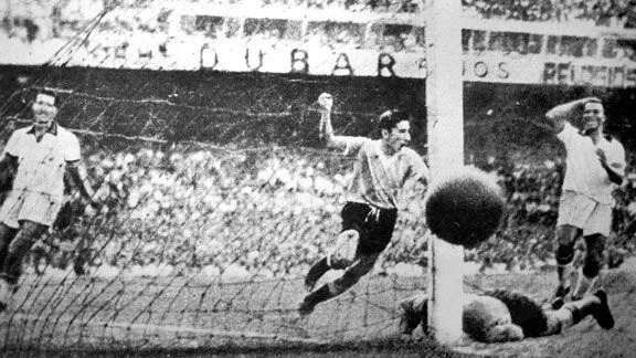 Gol histórico de Ghiggia é relembrado em homenagem ao Uruguai na final de 1950