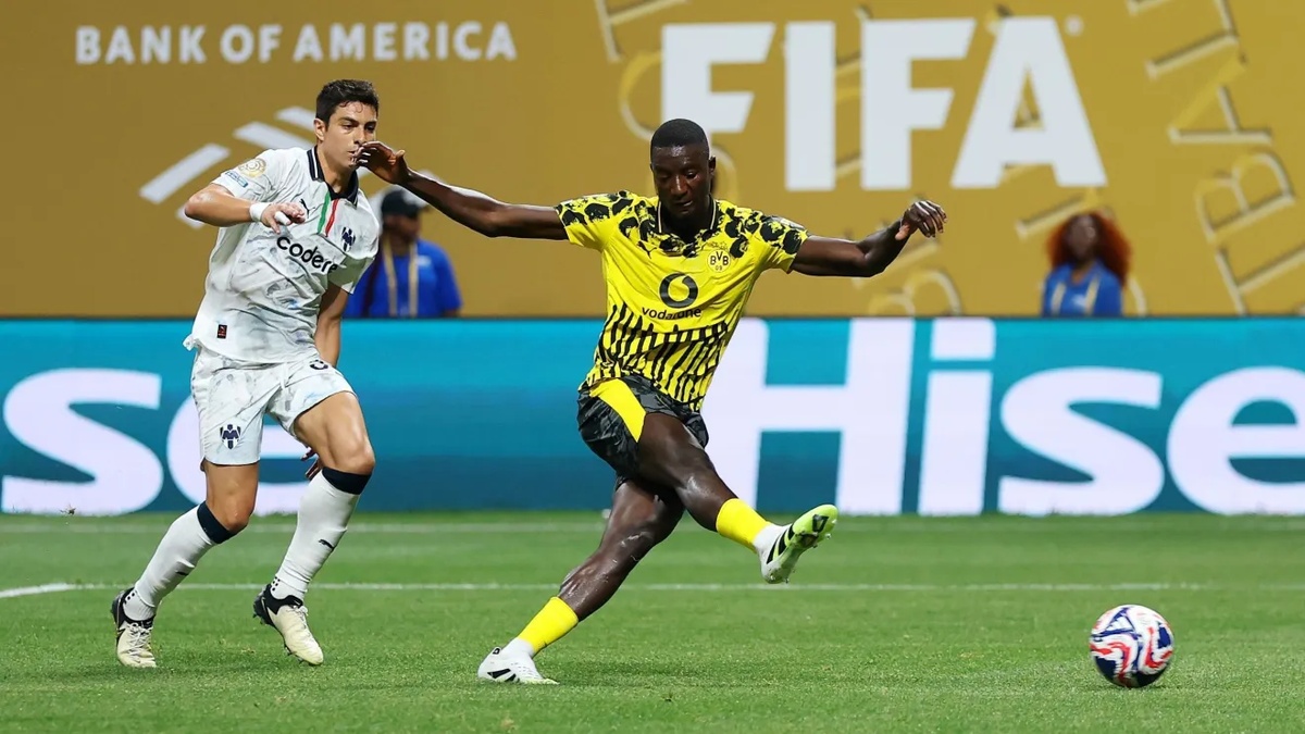 Guirassy finaliza para abrir o placar em Borussia Dortmund x Monterrey, oitavas de final da Copa do Mundo de Clubes