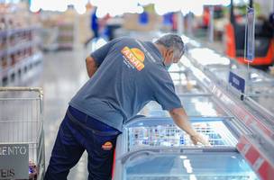 Lançado em 2021, o Programa 50+ consolidou-se como uma das principais iniciativas da companhia para impulsionar a empregabilidade de profissionais com 50 anos ou mais (Foto: Divulgação Assaí)