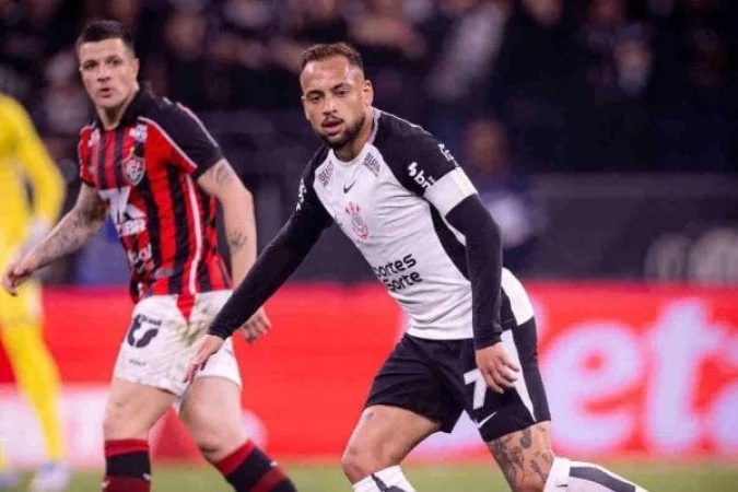 Maycon sofre nova lesão no Corinthians.