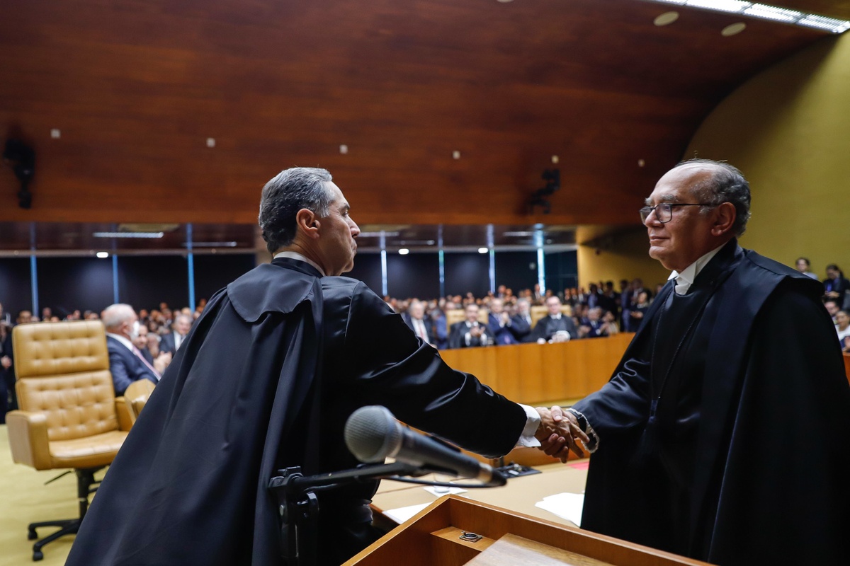 Ministro Barroso e Gilmar no Plenário do Supremo Tribunal Federal
