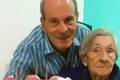 Ney Matogrosso se emociona ao falar da convivência com mãe de 103 anos