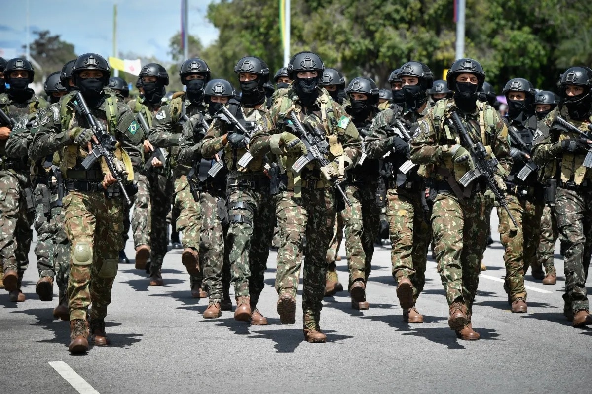 Por ter força de lei, o reajuste dos militares já está valendo, mas ainda precisa ser confirmado pelo Congresso antes de 8 de agosto, quando a MP perderá validade.