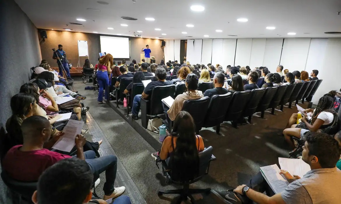 prazo para pedir isenção da taxa de inscrição termina nesta terça