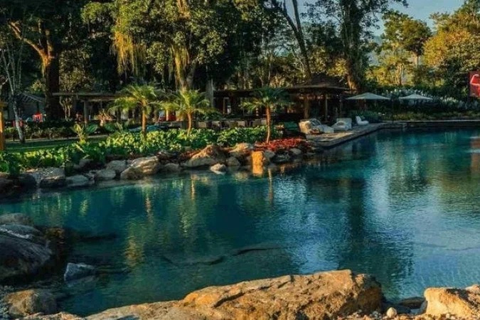 Redes sociais reagem às novas imagens do polêmico lago de Neymar