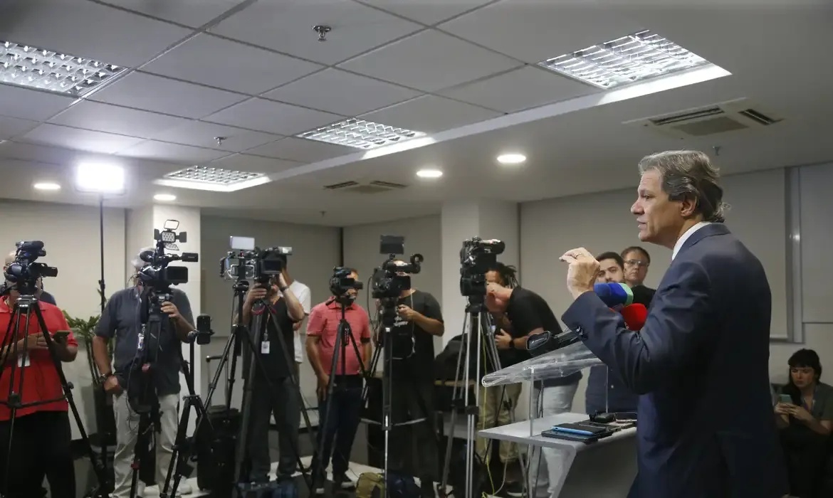 São Paulo (SP) 30/04/2024 - Ministro Fernando Haddad durante entrevista a imprensa.Foto: Paulo Pinto/Agência Brasil