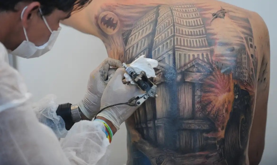 Uso de anestesia em tatuagens se tornou proibido