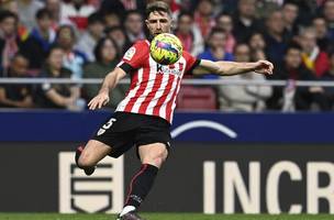 Yeray Álvarez em ação pelo Athletic Bilba (Foto: Oscar del Pozo / AFP)