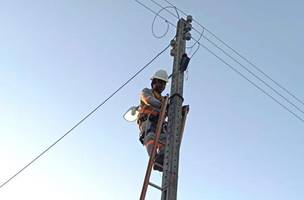 Infraestrutura de Floriano realizou mais de 550 serviços de iluminação pública no mês julho (Foto: Divulgação / Prefeitura Municipal de Floriano)