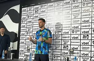 Neto é apresentado pelo Botafogo e poderá atuar na Libertadores (Foto: Sérgio Santana)