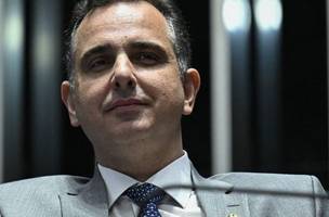 Senador Rodrigo Pacheco (PSD-MG) à mesa, no Plenário do Senado Federal durante sessão deliberativa ordinária (28/5/2025) (Foto: Andressa Anholete/Agência Senado)
