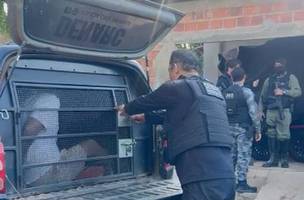 Suspeitos de tráfico foram presos durante a operação (Foto: Divulgação)