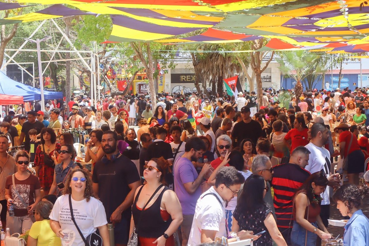 Feira na Praça tem a sua 7ª edição realizada neste domingo na praça Pedro II | Portal AZ