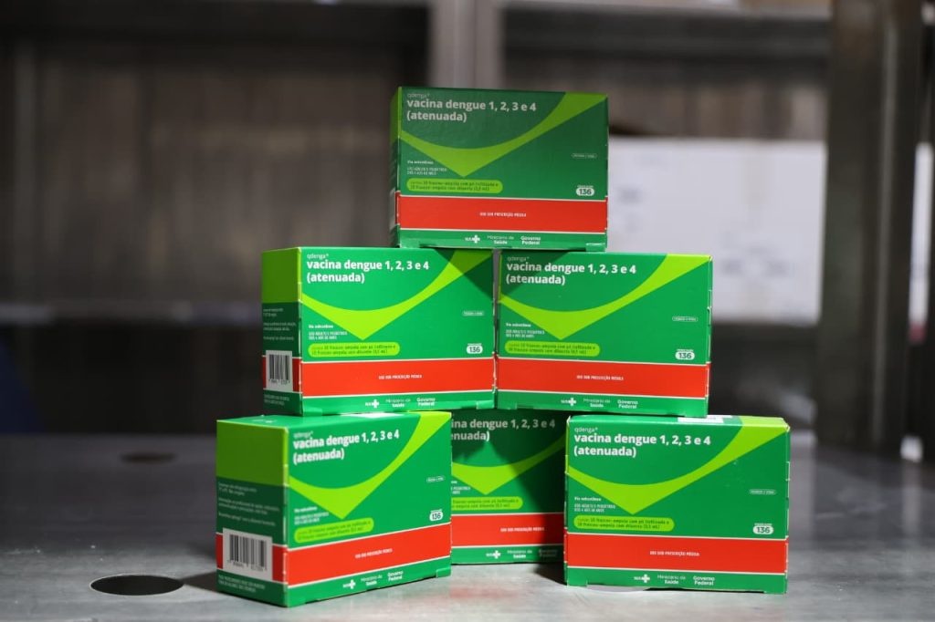 Estado amplia vacinação contra dengue com chegada de 50 mil doses