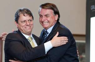 Ex-presidente Jair Bolsonaro e o governador de São Paulo, Tarcísio de Freitas - Foto: Alan Santos/PR (Foto: Divulgação / InfoMoney)