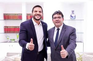 Governador confirmou sua candidatura à reeleição e falou defendeu a vaga de vice para Washington Bandeira (Foto: Seduc)