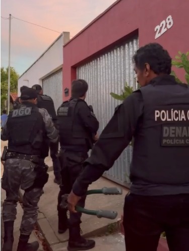 Operação mira facção no Norte do Piauí e cumpre 27 mandados