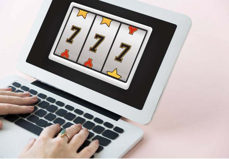 Como explorar diferentes estilos de jogos em cassinos online