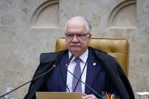 Fachin se reúne com diretor da PF para apurar citações a ministros no Master