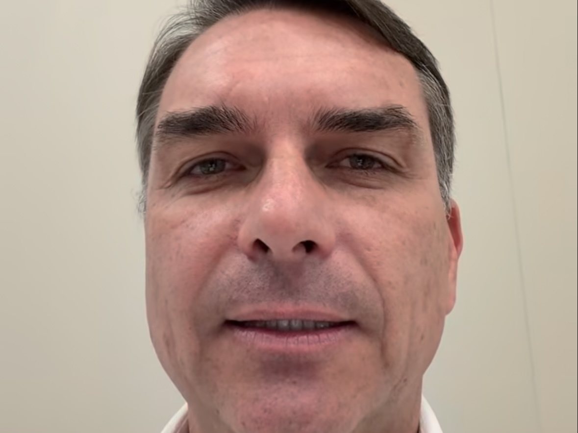 Flávio Bolsonaro desafiou Lula em vídeo no Instagram