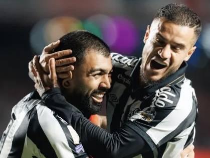 Gabigol marca duas vezes e Santos vence São Paulo no Brasileirão
