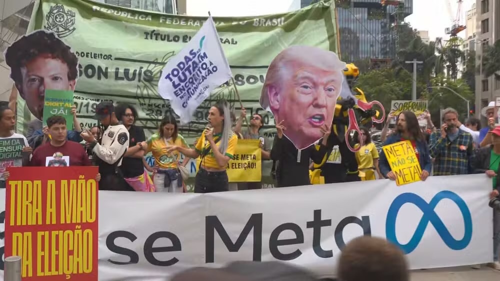 Manifestação em frente à sede da Meta em SP