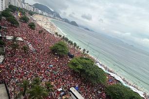 Manifestação reuniu milhares de apoiadores na tarde desta segunda-feira (12)