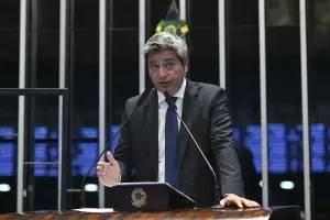 Senador Portinho critica corrupção e pressa na PEC 6x1