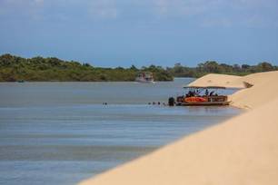 Estudantes levam atendimento e cidadania à comunidade da Ilha das Canárias
