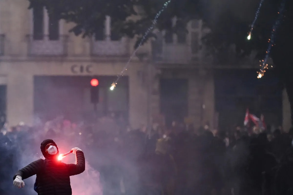 Protestos na França deixa mortos e feridos