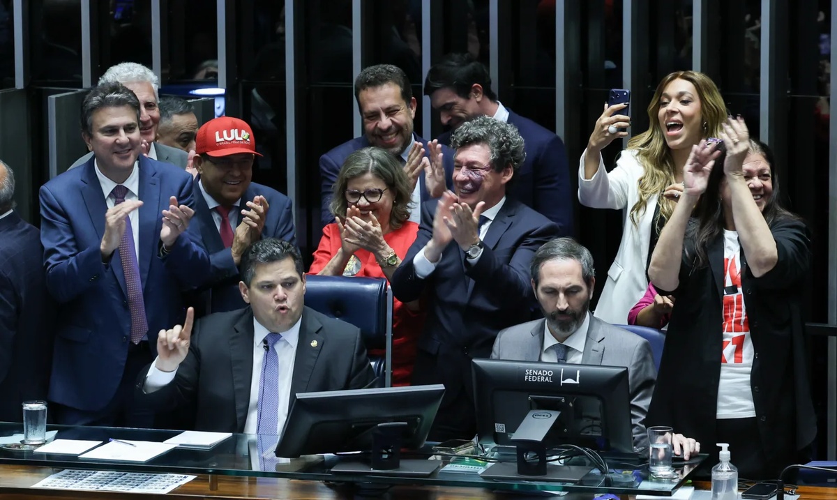 Sessão do Senado que votou o fim da escala 6×1