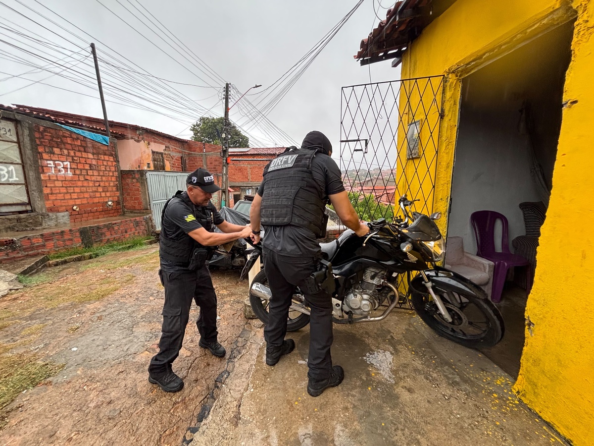 Um dos veículos apreendidos