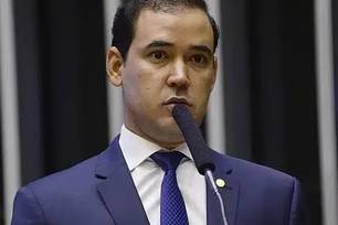 Vicentinho Júnior vence segundo turno e é eleito governador do Tocantins