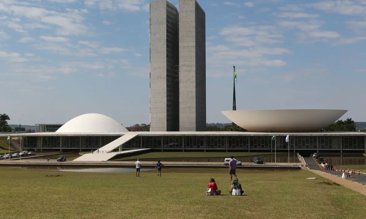 Votação Pec 221
