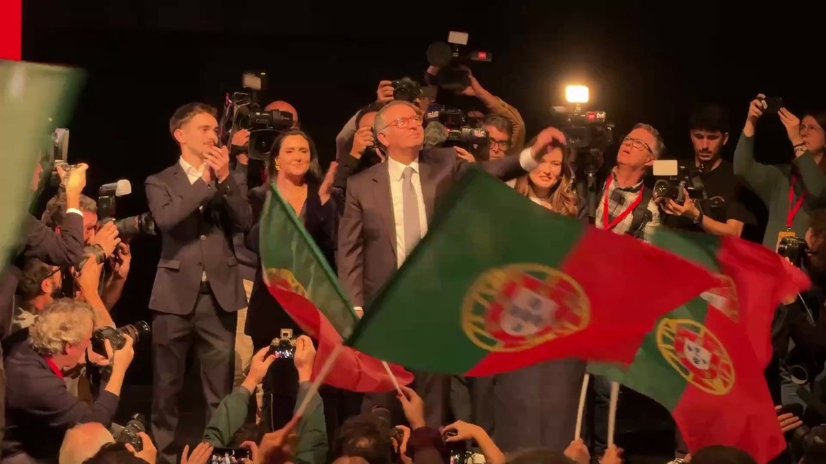 Antônio José Seguro é o novo presidente de Portugal