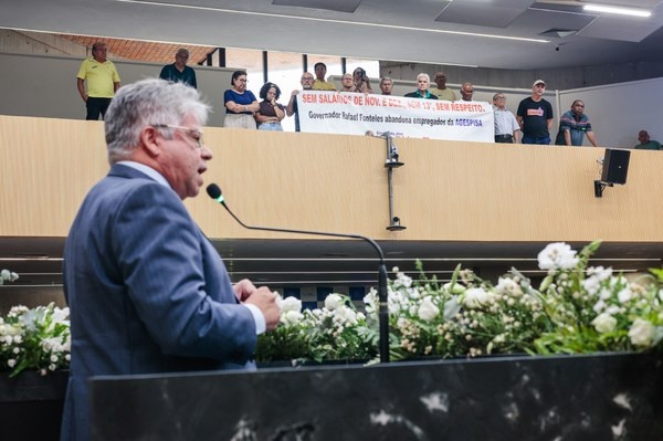 Atraso a ex-servidores da Agespisa vira embate entre oposição e governo