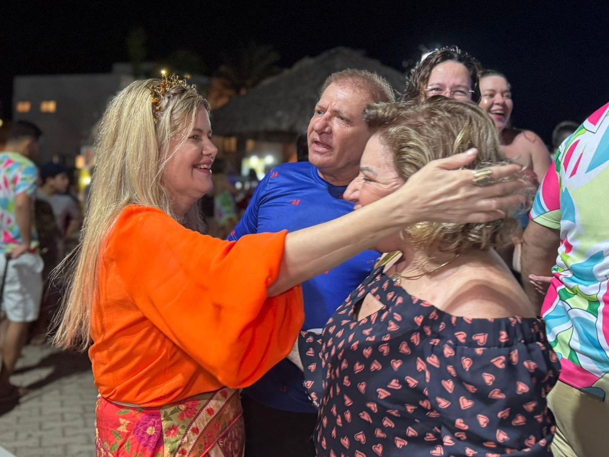 Gracinha intensifica agenda no Carnaval de Parnaíba e reforça presença política no litoral