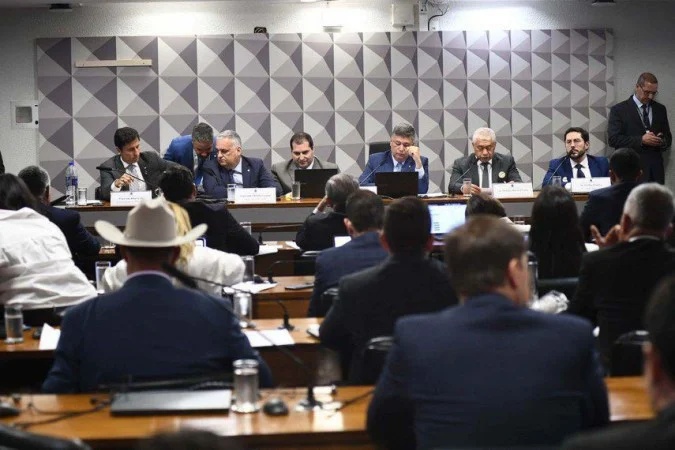 Intermediário do "Careca do INSS" opta pelo silêncio e complica apuração da CPMI