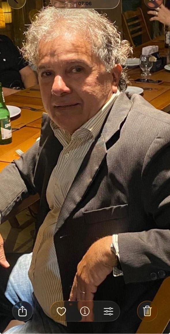 Jornalista Arlindo Leão