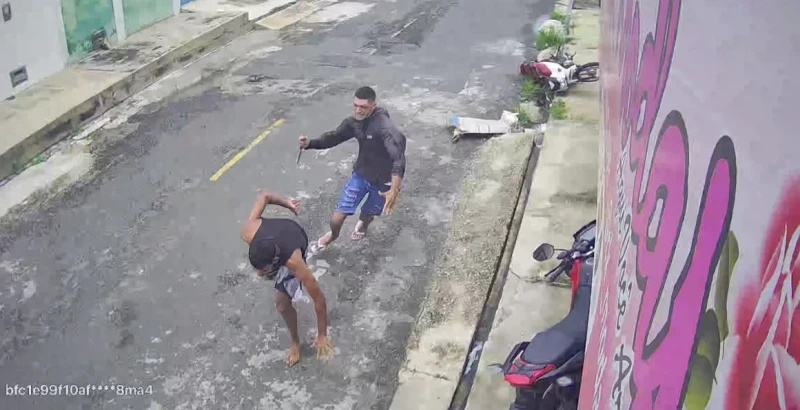 Momento do crime foi registrado por câmeras de segurança