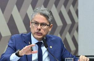 O senador Alessandro Vieira (MDB-SE) é o relator da CPI do Crime Organizado. Ele criticou a viagem de Toffoli ao lado de Augusto Arruda Botelho, representante do Banco Master (Foto: Geraldo Magela/Agência Senado)