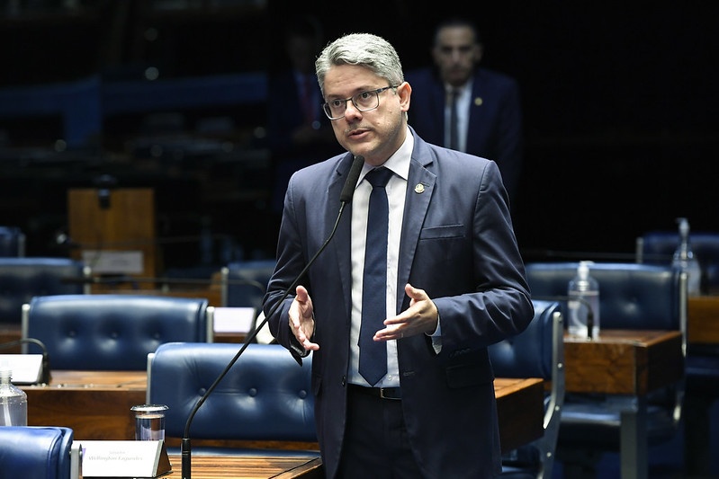 Alessandro Vieira (MDB-SE)