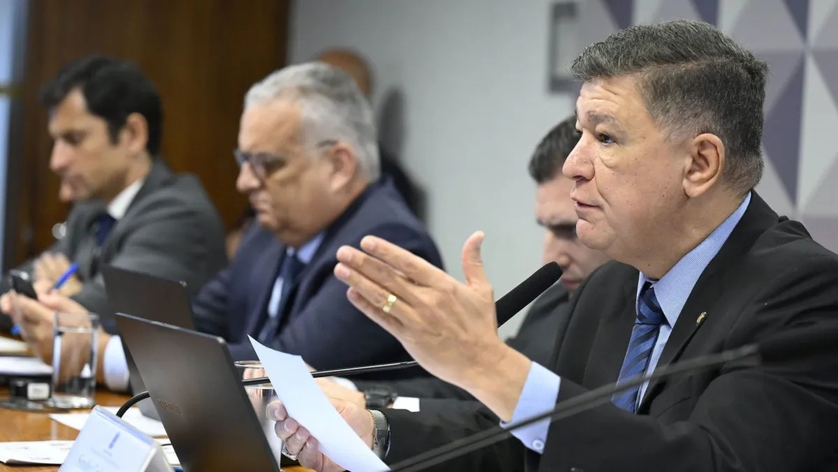 Congressistas durante reunião da CPMI do INSS