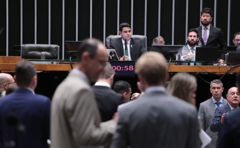 Deputados aprovam lei que tipifica desaparecimento forçado no Código Penal