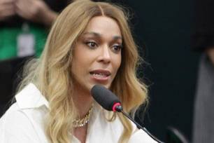 Erika Hilton (Psol-SP), parlamentar trans, durante sessão em comissão