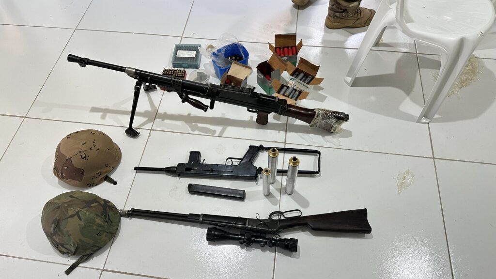 Forças de segurança cumprem mandados em ação contra posse irregular de armas em Teresina