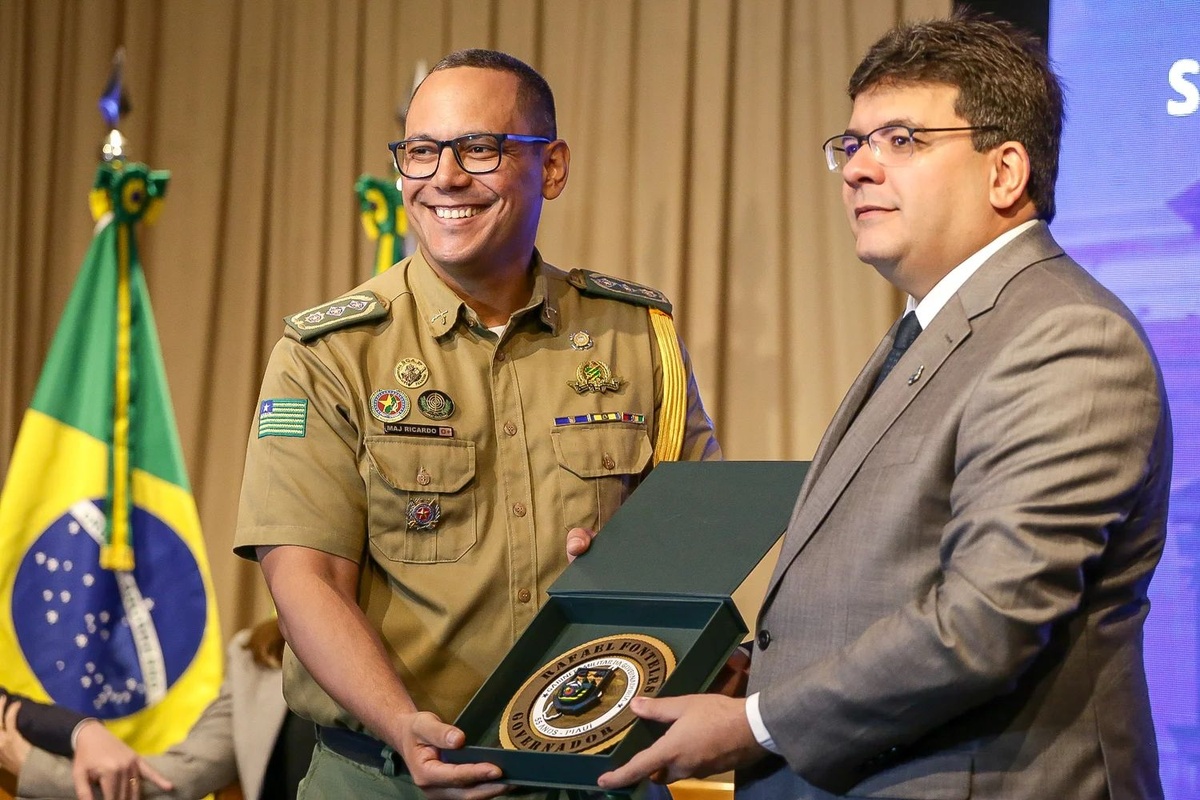 João Ricardo, chefe do gabinete militar e Rafael Fonteles, governador do  Piauí