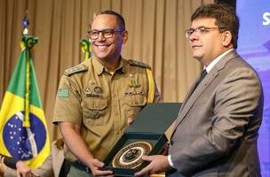 João Ricardo, chefe do gabinete militar e Rafael Fonteles, governador do  Piauí (Foto: Lucas Dias/GP1)