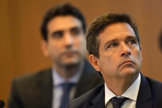 Ausência de ex-chefe do BC amplia tensão em comissão do Senado