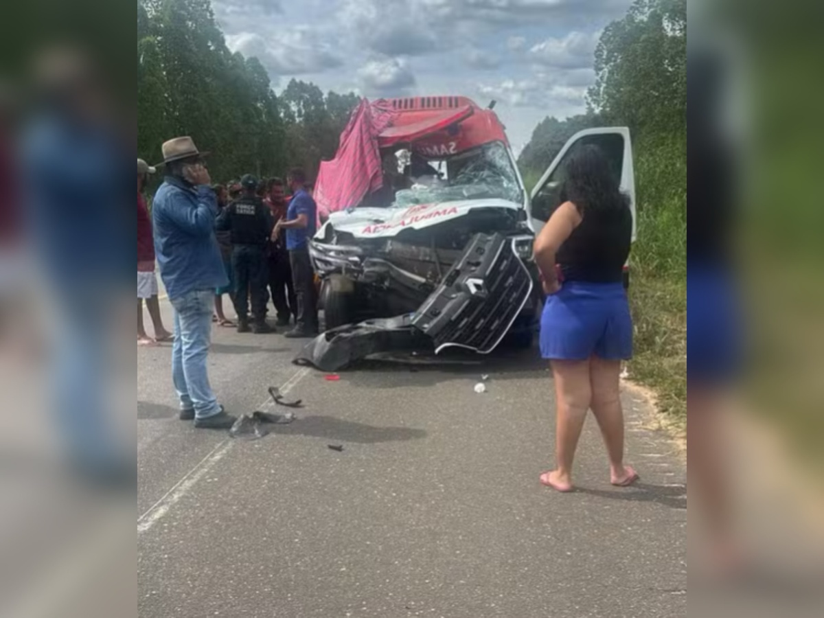 Estado da ambulância após a colisão